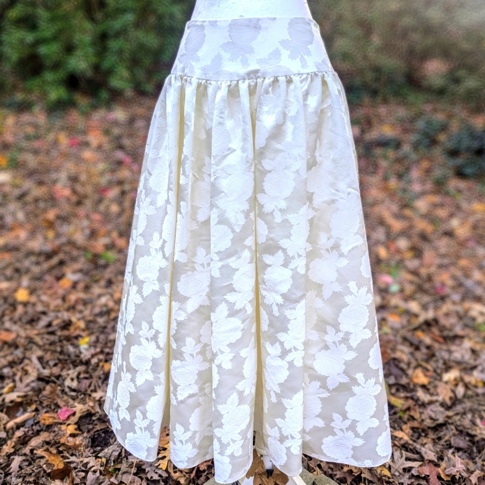 VINTAGE Jessica McClintock Brocade and Crinoline Skirt 80s